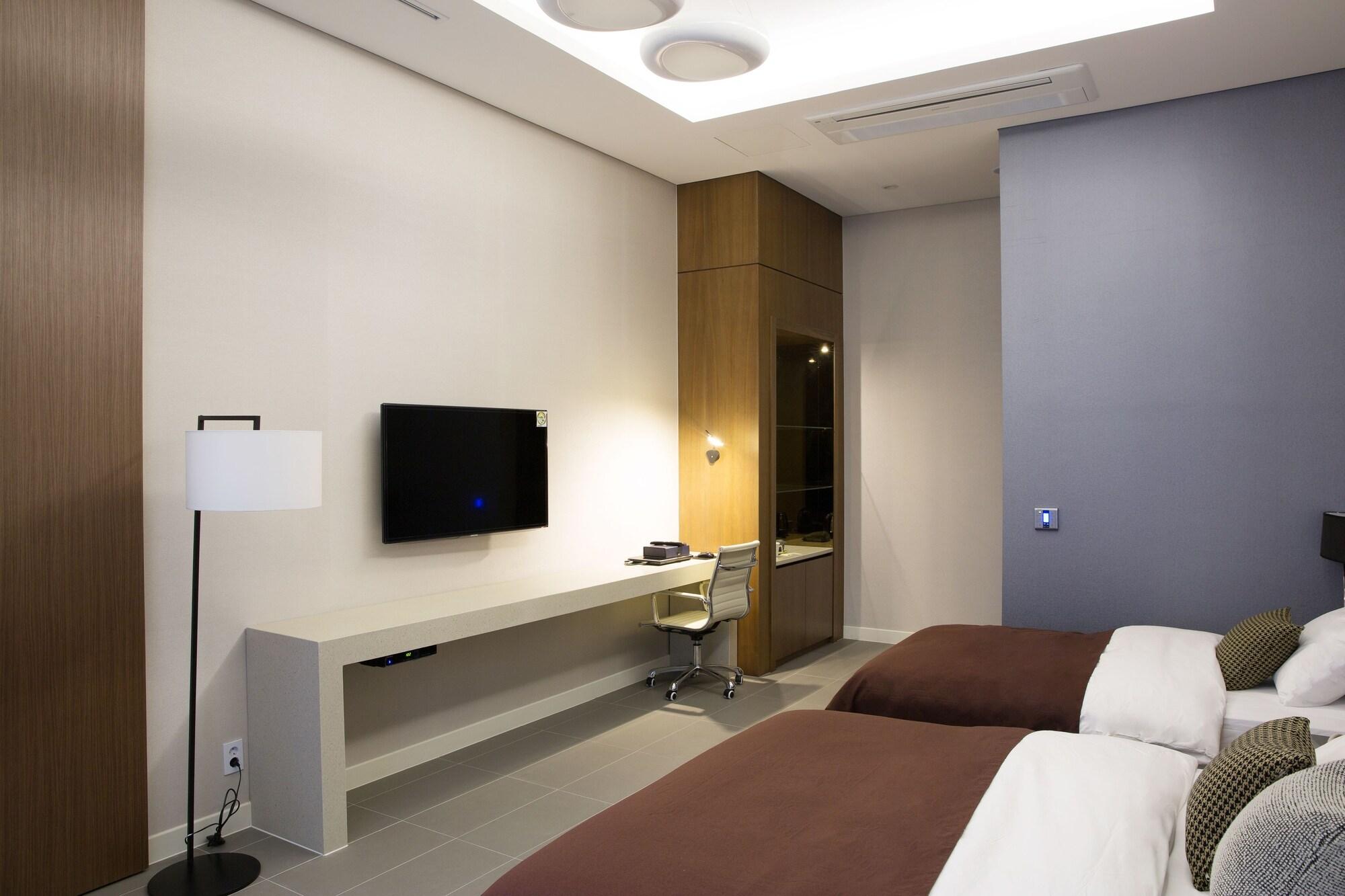 Hotel Mate Bundang Соннам Экстерьер фото