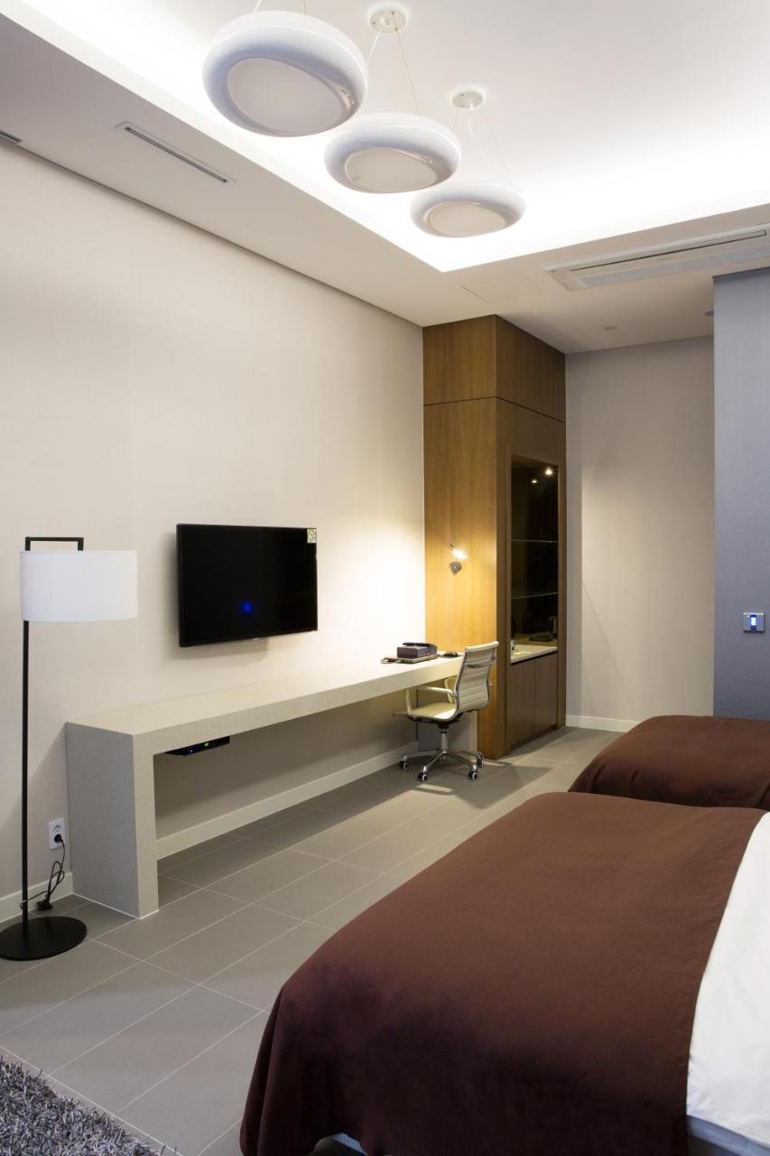 Hotel Mate Bundang Соннам Экстерьер фото